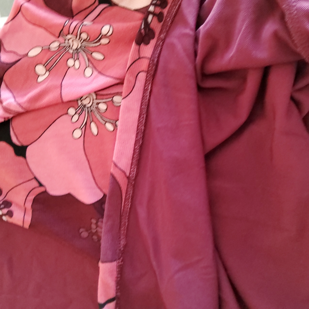 Floral Top - Picture 10 of 10